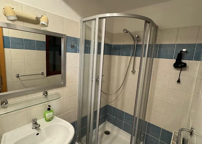 1 Bed Flat - Sleeps 4 - Pets - Smoking On Terrace Prag