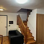 Апартаменты 1 Bed Flat - Sleeps 4 - Pets - Smoking On Terrace