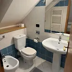 1 Bed Flat - Sleeps 4 - Pets - Smoking On Terrace * Прага