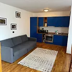 1 Bed Flat - Sleeps 4 - Pets - Smoking On Terrace Апартаменты *