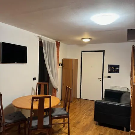 1 Bed Flat - Sleeps 4 - Pets - Smoking On Terrace Prag