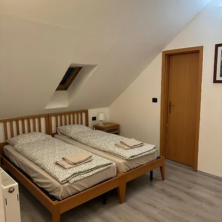 1 Bed Flat - Sleeps 4 - Pets - Smoking On Terrace Appartamento *