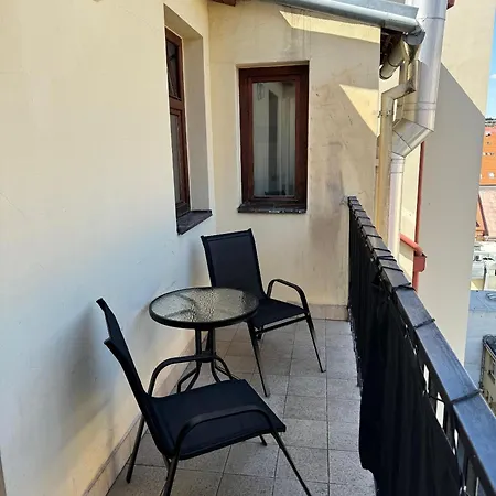 Daire 1 Bed Flat - Sleeps 4 - Pets - Smoking On Terrace *