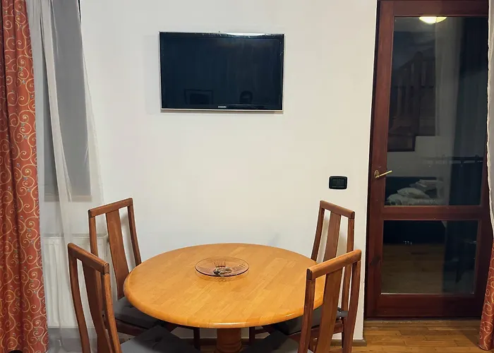 1 Bed Flat - Sleeps 4 - Pets - Smoking On Terrace Apartment Prag